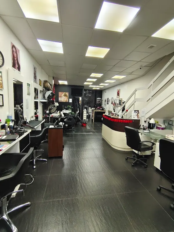 Lookin Foxy Hair & Beauty — Hairdresser in West Drayton